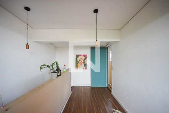 Sala de casa para alugar com 1 quarto, 35m² em Jardim Mirna, Taboão da Serra