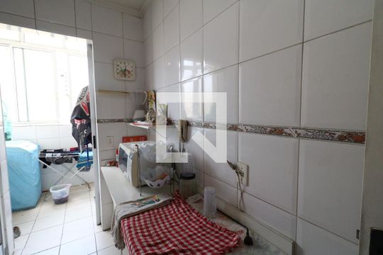 Cozinha de apartamento para alugar com 2 quartos, 65m² em Vila Mazzei, São Paulo