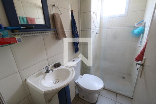 Banheiro de apartamento à venda com 2 quartos, 65m² em Vila Mazzei, São Paulo