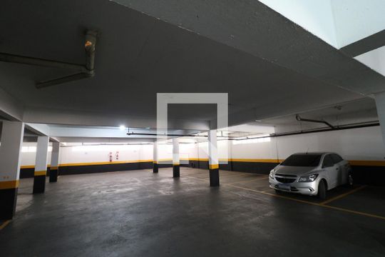 Garagem de apartamento à venda com 2 quartos, 65m² em Vila Mazzei, São Paulo
