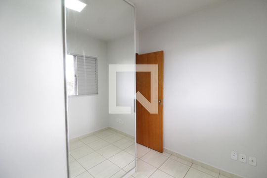 Quarto 2 de apartamento para alugar com 3 quartos, 200m² em Laranjeiras, Uberlândia