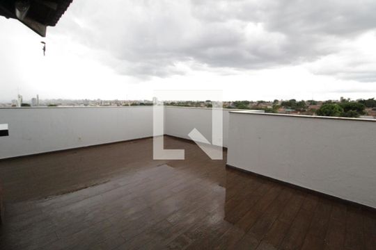 Cobertura de apartamento para alugar com 3 quartos, 200m² em Laranjeiras, Uberlândia