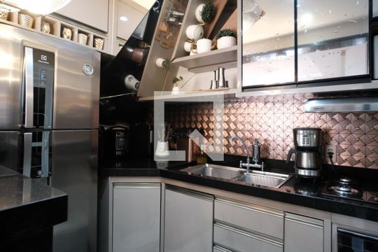 Cozinha de apartamento à venda com 1 quarto, 98m² em Colonial , São Paulo