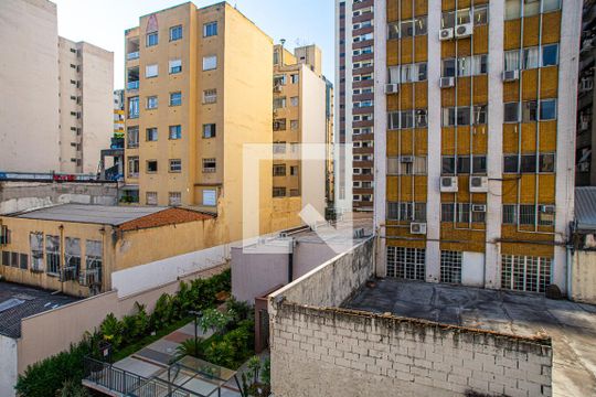 Vista do Quarto de kitnet/studio à venda com 1 quarto, 30m² em Consolação, São Paulo