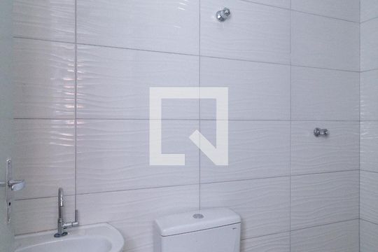 Banheiro de kitnet/studio para alugar com 1 quarto, 14m² em Belenzinho, São Paulo