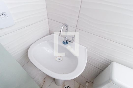 Detalhe - Banheiro de kitnet/studio para alugar com 1 quarto, 14m² em Belenzinho, São Paulo