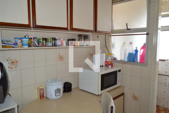 Cozinha de apartamento à venda com 2 quartos, 56m² em Vila Dom Pedro I, São Paulo