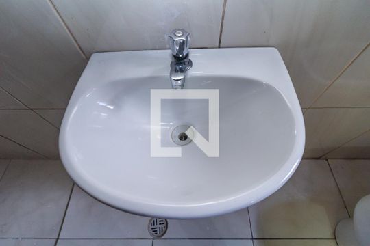 Banheiro de casa para alugar com 1 quarto, 45m² em Jardim Sapopemba, São Paulo