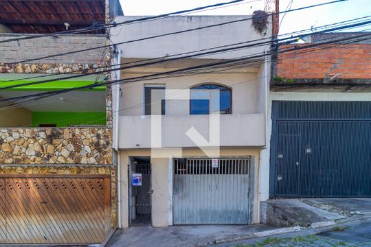 Fachada de casa para alugar com 1 quarto, 45m² em Jardim Sapopemba, São Paulo