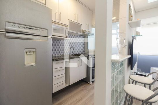 Cozinha  de apartamento para alugar com 1 quarto, 36m² em Vila Gomes Cardim, São Paulo