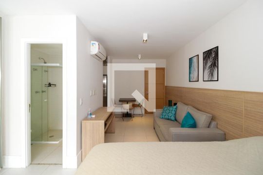 Sala/Quarto de kitnet/studio para alugar com 1 quarto, 37m² em Itaim Bibi, São Paulo