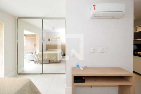 Sala/Quarto de kitnet/studio para alugar com 1 quarto, 37m² em Itaim Bibi, São Paulo