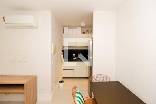 Cozinha de kitnet/studio para alugar com 1 quarto, 37m² em Itaim Bibi, São Paulo