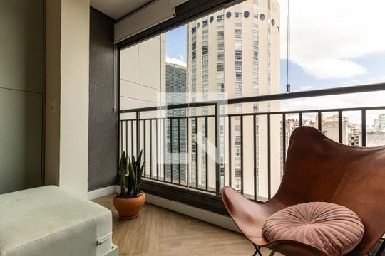 Varanda da Sala de kitnet/studio à venda com 1 quarto, 43m² em República, São Paulo