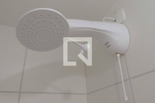 Banheiro de apartamento à venda com 1 quarto, 24m² em Bonfim, Osasco