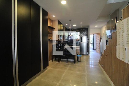 Cozinha de casa de condomínio à venda com 4 quartos, 250m² em Anil, Rio de Janeiro