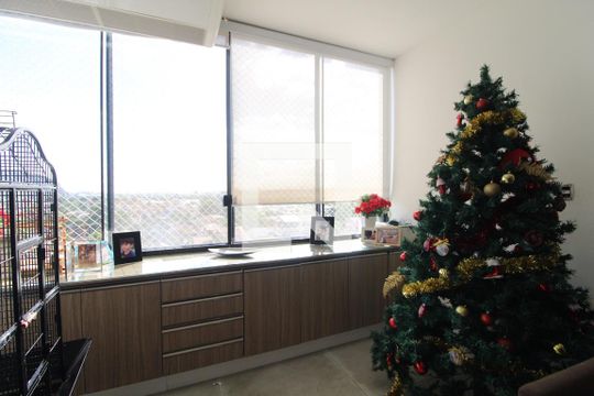 Sala de casa de condomínio à venda com 4 quartos, 250m² em Anil, Rio de Janeiro