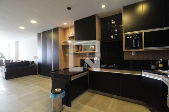 Cozinha de casa de condomínio à venda com 4 quartos, 250m² em Anil, Rio de Janeiro