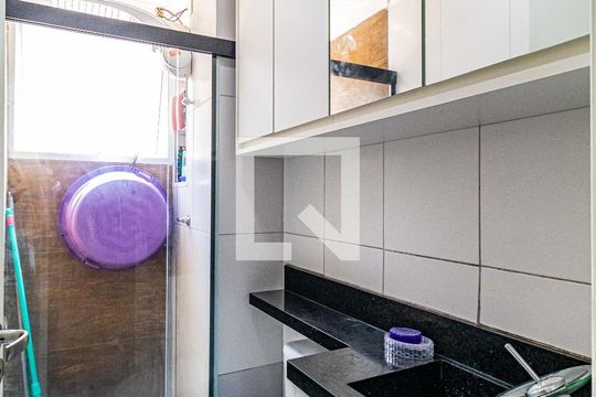 Banheiro de apartamento para alugar com 2 quartos, 45m² em Jardim do Lago, Osasco