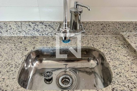 Cozinha  de apartamento para alugar com 1 quarto, 30m² em Carandiru, São Paulo