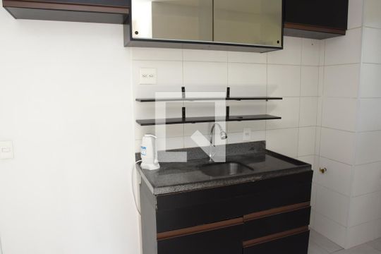 Cozinha de apartamento para alugar com 2 quartos, 33m² em Jurubatuba, São Paulo