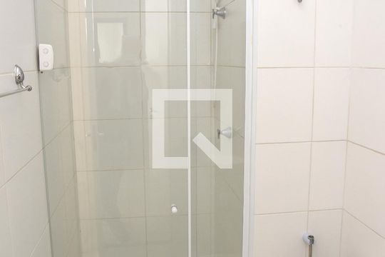 Banheiro de apartamento para alugar com 2 quartos, 33m² em Jurubatuba, São Paulo
