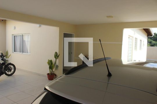Garagem de casa de condomínio à venda com 3 quartos, 250m² em Mirante de Jundiaí, Jundiaí