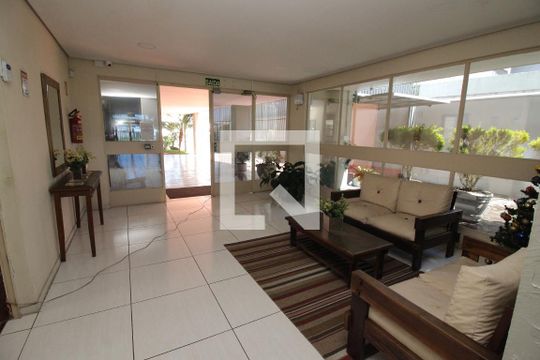 Hall de entrada de apartamento à venda com 2 quartos, 70m² em Santo Antônio, Porto Alegre