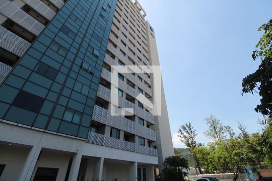 Fachada de kitnet/studio para alugar com 1 quarto, 34m² em Jacarepaguá, Rio de Janeiro