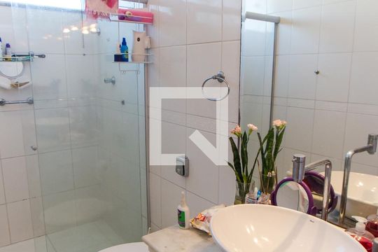 Banheiro de casa para alugar com 2 quartos, 200m² em Vila Dom Pedro Ii, São Paulo