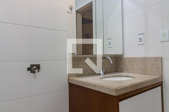 Banheiro de casa para alugar com 3 quartos, 150m² em Capoeiras, Florianópolis