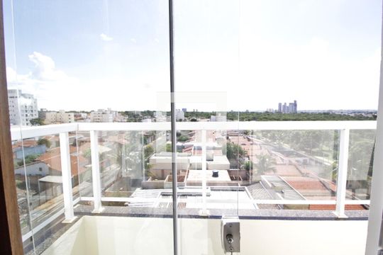 Sacada de apartamento para alugar com 2 quartos, 150m² em Granada, Uberlândia