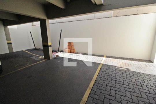 Garagem de apartamento para alugar com 2 quartos, 150m² em Granada, Uberlândia
