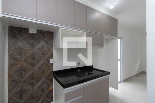 Cozinha de apartamento para alugar com 2 quartos, 59m² em Vila Nivi, São Paulo