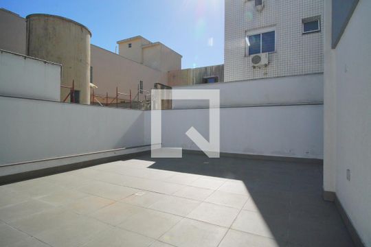Pátio de apartamento à venda com 2 quartos, 176m² em Petrópolis, Porto Alegre