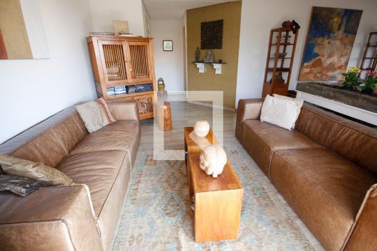 Sala de apartamento à venda com 3 quartos, 150m² em Vila Suzana, São Paulo