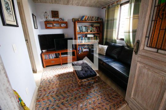 Sala de TV de apartamento à venda com 3 quartos, 150m² em Vila Suzana, São Paulo