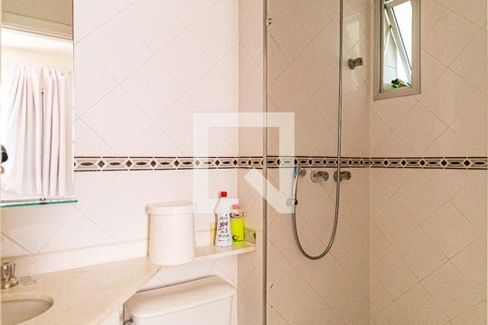 Suite - Banheiro de apartamento para alugar com 2 quartos, 63m² em Cidade São Francisco, São Paulo