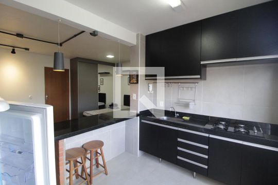 Cozinha de kitnet/studio para alugar com 1 quarto, 35m² em Jardim Patricia, Uberlândia