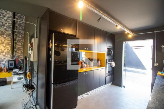 Cozinha de casa à venda com 3 quartos, 120m² em Vila Sao Francisco (zona Sul), São Paulo