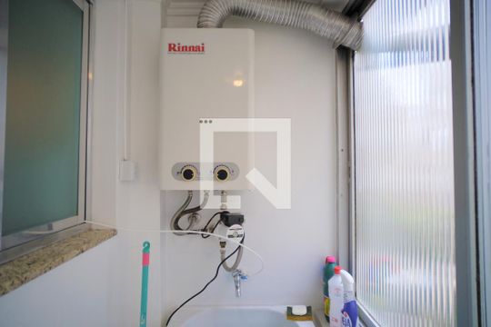 Área de serviço de apartamento para alugar com 1 quarto, 56m² em Petrópolis, Porto Alegre