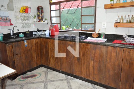 Cozinha de casa à venda com 5 quartos, 300m² em Fonte Grande, Contagem