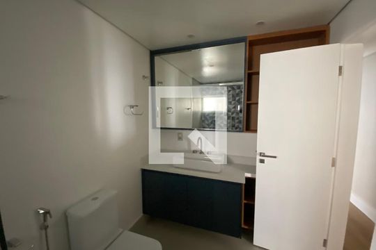 Banheiro de apartamento para alugar com 3 quartos, 138m² em Consolação, São Paulo