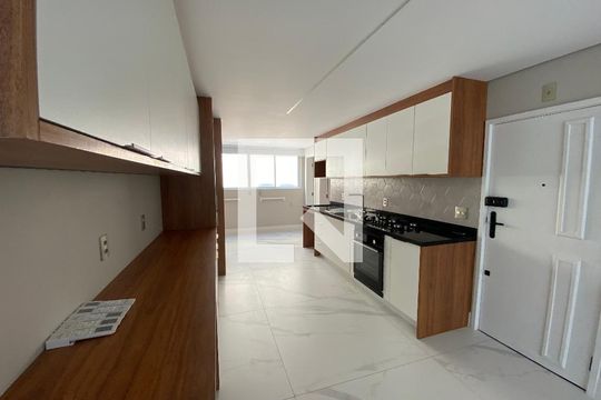 Cozinha de apartamento para alugar com 3 quartos, 138m² em Consolação, São Paulo