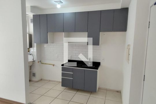 Cozinha de apartamento à venda com 2 quartos, 46m² em Ponte de São João, Jundiaí