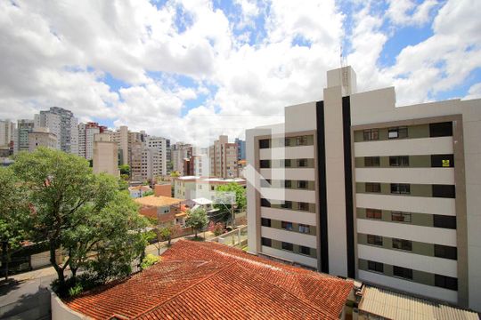 Vista da Sala de apartamento para alugar com 4 quartos, 127m² em Serra, Belo Horizonte