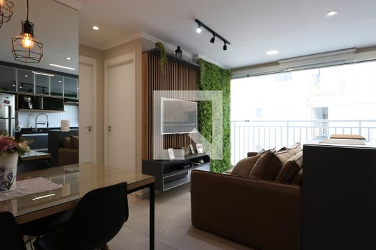 Apartamento para alugar com 2 quartos, 43m² em Parque Industrial Tomas Edson, São Paulo