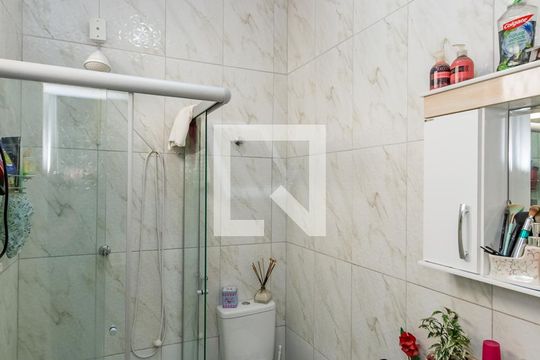 Banheiro da Suíte de casa à venda com 3 quartos, 149m² em Cinquentenario, Belo Horizonte