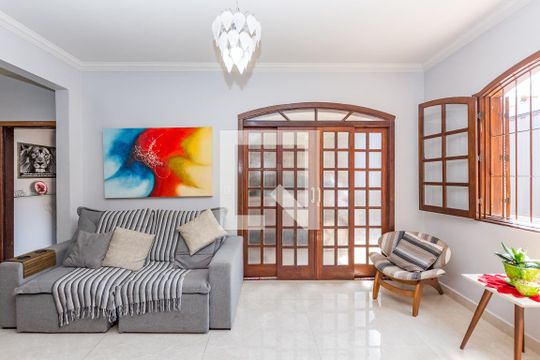 Sala de casa à venda com 3 quartos, 149m² em Cinquentenario, Belo Horizonte