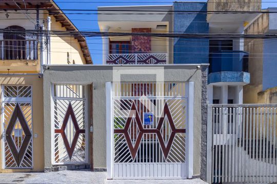 Fachada de casa à venda com 3 quartos, 300m² em Jardim Cotiana, São Paulo